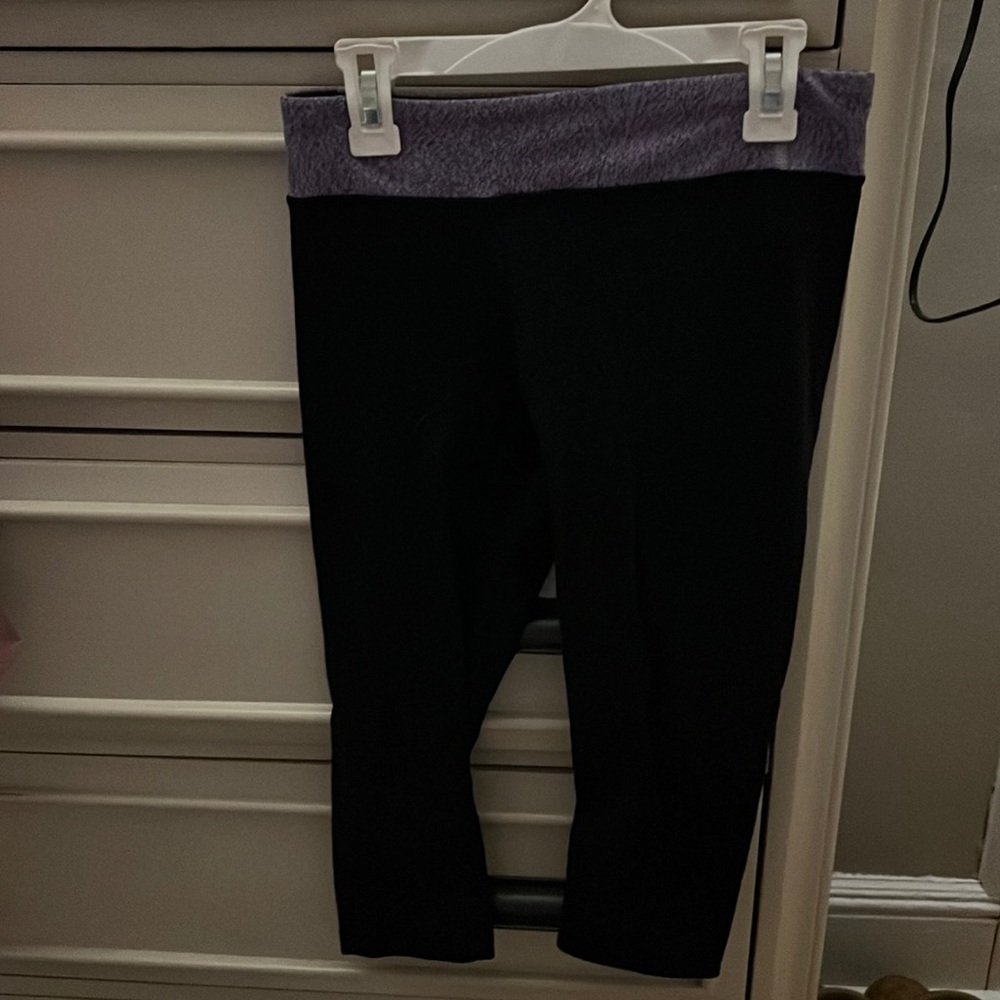 Reversible cropped leggings